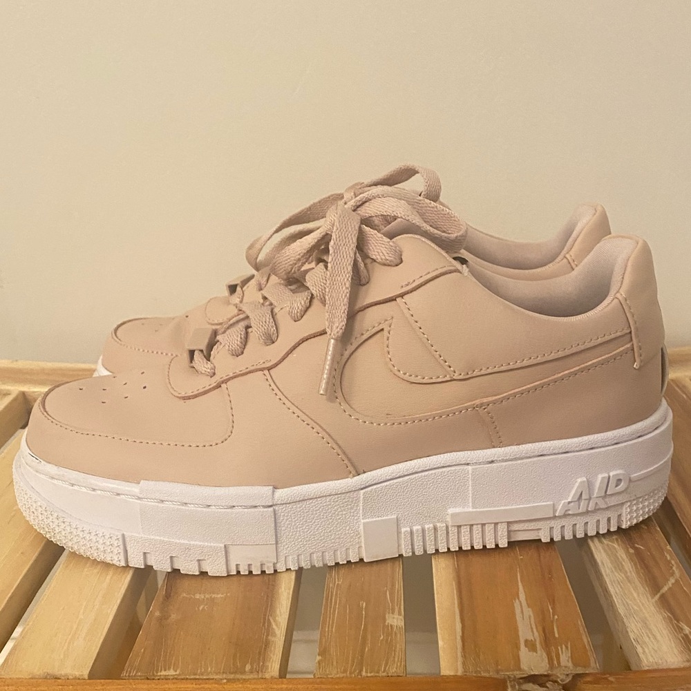 Nike women’s Air Force One